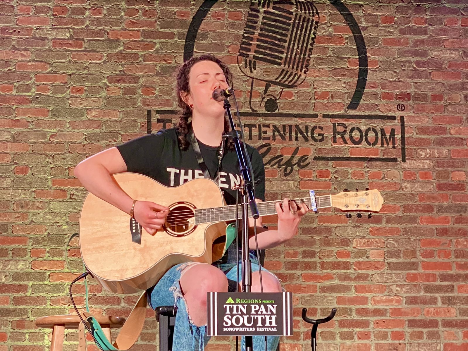 Gwendellyn performing at Tin Pan South Songwriters Festival, The Listening Room Cafe